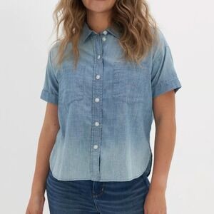 American Eagle Chambray Button Down Shirt Medium Blue Ombre Short Sleeve Casual